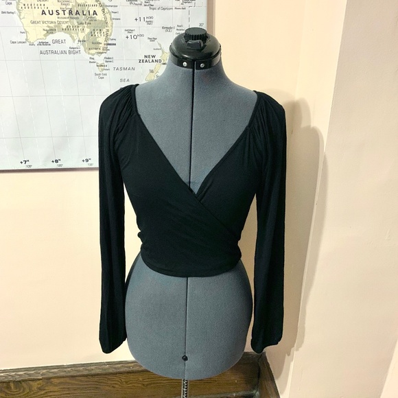 Deep V Crop Top - Picture 1 of 3
